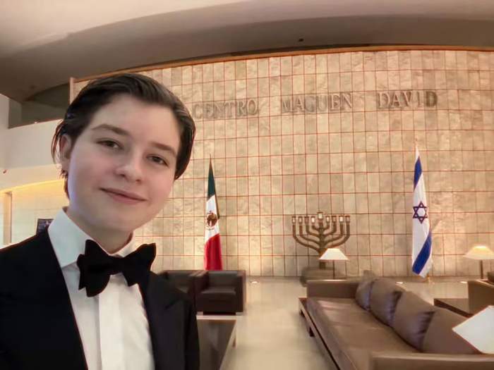 TIENE 14 AÑOS Y UNA MAESTRÍA EN FÍSICA: LA INCREÍBLE VIDA DE LAURENT SIMONS